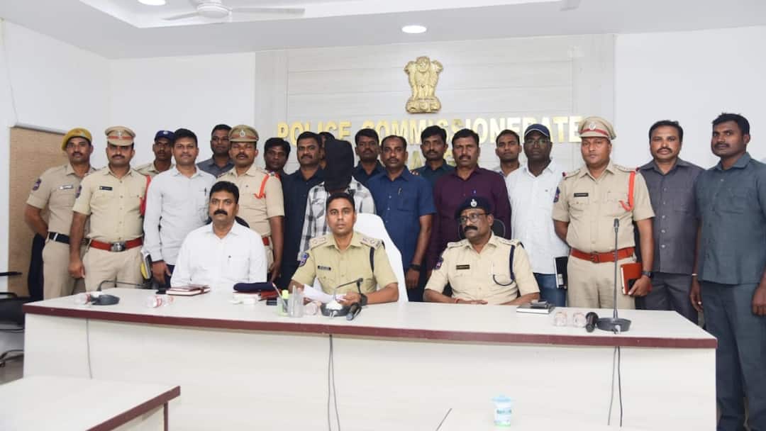 Warangal son in law who killed his mother in law Warangal Crime News: అప్పుల పాలై ఒంటరిగా ఉన్న అత్త ఆస్తిపై కన్నేశాడు - ఘోరం చేసేశాడు ! వీడిన హత్య కేసు మిస్టరీ