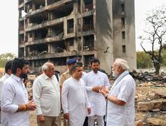 Ahmedabad Plane Crash: સિવિલ હોસ્પિટલમાં ઘાયલો સાથે PM મોદીએ કરી મુલાકાત, અધિકારીઓ સાથે કરી બેઠક
