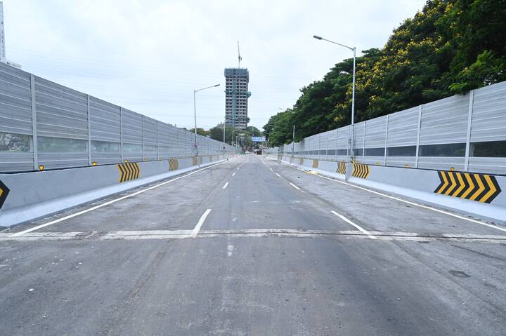 पूर्व उपनगरातील विक्रोळी येथील रेल्वे मार्गावरून जाणाऱ्या उड्डाणपुलामुळे पूर्व - पश्चिम बाजू जोडली जाणार आहे. या पुलामुळे विक्रोळी पश्चिमेकडील लाल बहादूर शास्त्री मार्ग आणि विक्रोळी पूर्व बाजूस पूर्व द्रुतगती महामार्ग जोडले जाणार आहेत. परिणामी, प्रवास वेळेत सुमारे 30 मिनिटांची बचत होणार आहे.