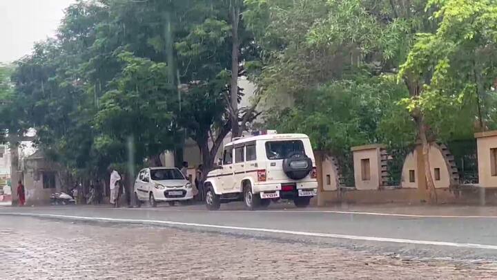Unseasonal rain in Palanpur: હવામાન વિભાગની આગાહી સાચી ઠરી, શહેરના વિવિધ વિસ્તારોમાં વરસાદથી જનજીવન પ્રભાવિત.