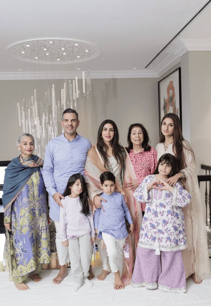 After his divorce from Karisma, he married Priya Sachdev, a model-turned-actress.