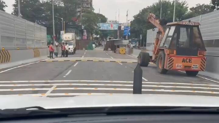 मुंबईतील पूर्व आणि पश्चिम उपनगरांना जोडणाऱ्या विक्रोळी रेल्वे स्थानकाजवळील उड्डाणपुलाचे बांधकाम नियोजित कालावधीत पूर्ण केल्‍याबद्दल मुख्‍यमंत्री देवेंद्र फडणवीस यांनी बृहन्‍मुंबई महानगरपालिकेचे अभिनंदन केले आहे.