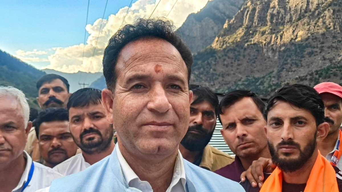 J&K: भर्ती परीक्षा में उर्दू को हटाने की BJP की मांग पर हंगामा, PDP नेताओं ने किया विरोध