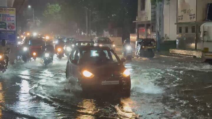 पुढे आलेल्या माहितीनुसार, नवले पुलानजीक एक जेष्ठ महिला नाल्यामध्ये वाहून गेल्याची माहिती समोर आली आहे. सध्या अग्निशमन दलाकडून शोधकार्य सुरु आहे.