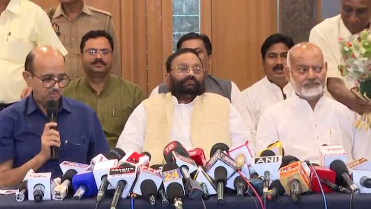 up politics Keshav Maurya took a jibe at Swami Prasad Maurya 9 party front lok Morcha स्वामी प्रसाद मौर्य के 9 दलों के मोर्चे पर केशव मौर्य ने कसा तंज, कहा- सुना है कुछ मंदअक्ल नेताओं ने...