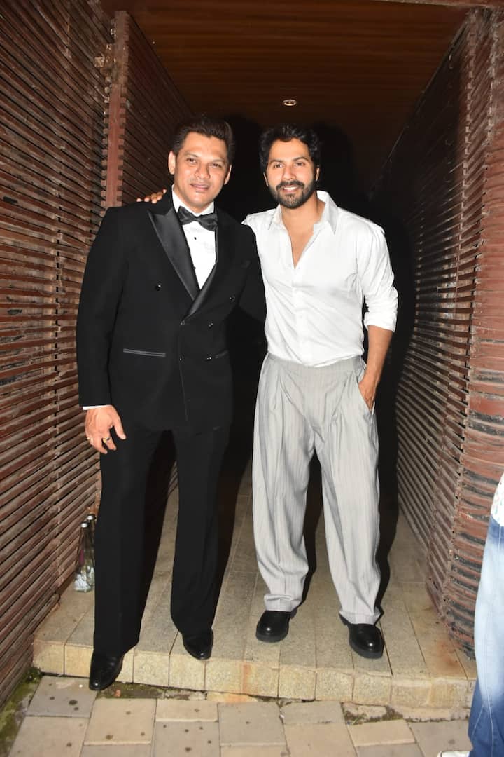 Varun Dhawan also attended this special evening of his fitness trainer. He chose a minimal but stylish look wearing a simple white shirt with gray blazer and trouser.