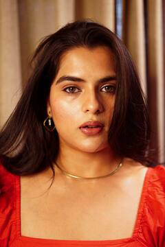 Kavya Kalyanram: కంటిచూపుతో చంపేస్తున్న కావ్య పాప... ఆ కళ్లు అంత అందంగా ఉన్నాయేంట్రా బాబూ