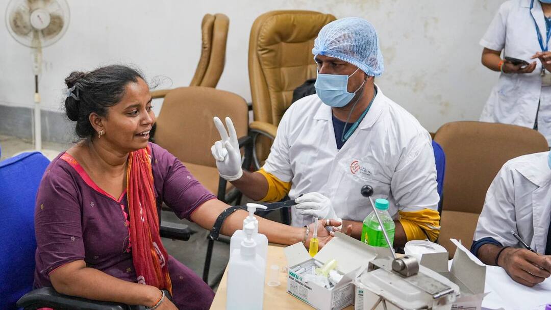 Ahmedabad Plane Crash Victims' Kin Submit DNA Sample For Identification Of Bodies Ahmedabad Plane Crash Victim Kin Submit DNA Sample For Identification Of Bodies Ahmedabad Plane Crash Victims' Kin Submit DNA Sample For Identification Of Bodies