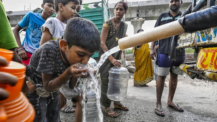 Delhi Water Shortage To Hit Key Areas As Wazirabad Chandrawal Plants Reduce Output Details Delhi: Water Shortage To Hit These Key Areas As Wazirabad, Chandrawal Plants Reduce Output — Details
