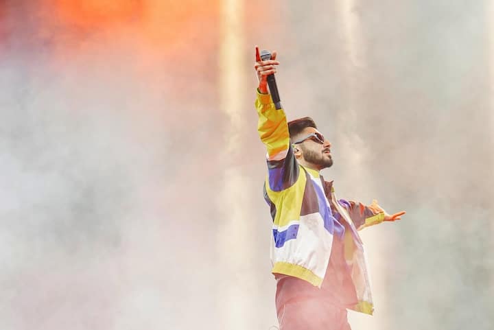 Anirudh comes from a musical family. His father Ravichandar has been associated with the film industry and he himself is a relative of famous singer Swetta Mohan. At the same time, Anirudh is the nephew of famous South star Rajinikanth, with whom Anirudh's aunt Lata is married.