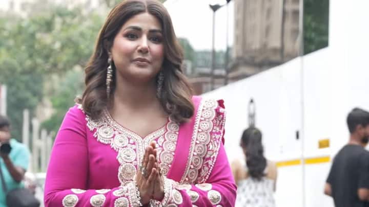 In the viral video, Hina Khan said, 'There is a very important thing yesterday I told you to come, we thought that we will keep a small celebration. I don't think we should do any celebration at this time.