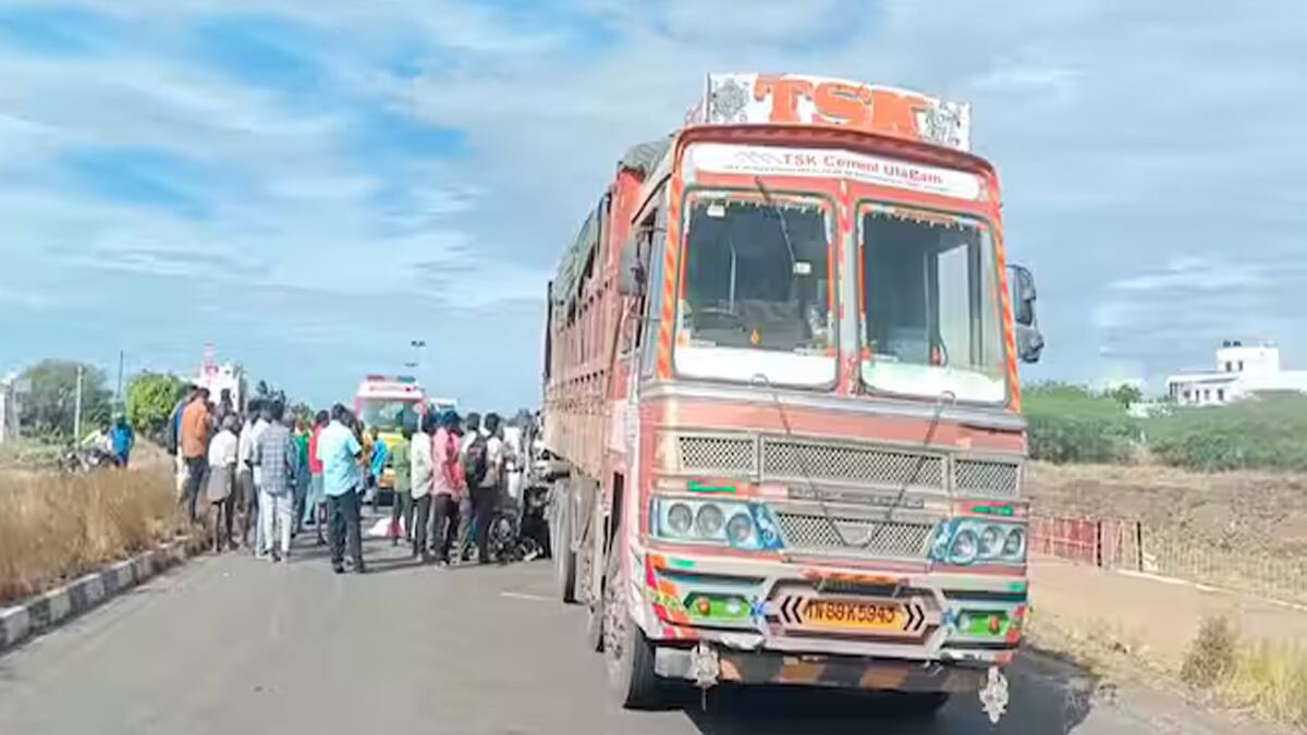 திருச்செந்தூர் கோவில் தரிசனம் முடிந்து திரும்பியபோது நேர்ந்த சோகம்.. கார் விபத்தில் 4 பேர் உயிரிழப்பு