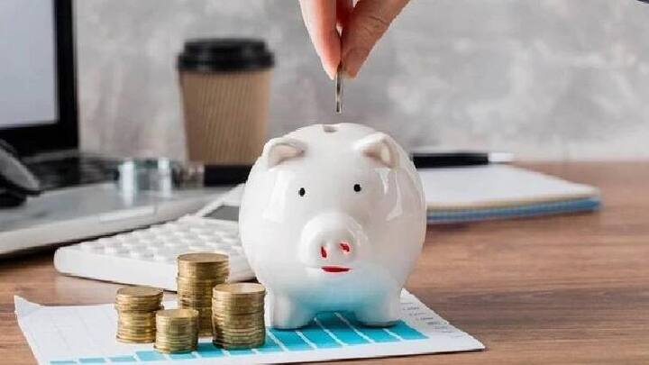 (टीप- शेअर बाजार, म्यूच्यूअल फंड हे जोखमीच्या अधीन असतात. या लेखात दिलेली माहिती ही प्राथमिक स्वरुपाची असून आम्ही कोणताही दावा करत नाही. या लेखामागचा गुंतवणुकीसाठी शिफारस, सल्ला देण्याचा उद्देश नाही. तुम्हाला गुंतवणूक करायची असेल तर या क्षेत्रातील तज्ज्ञांचा सल्ला घ्या.)