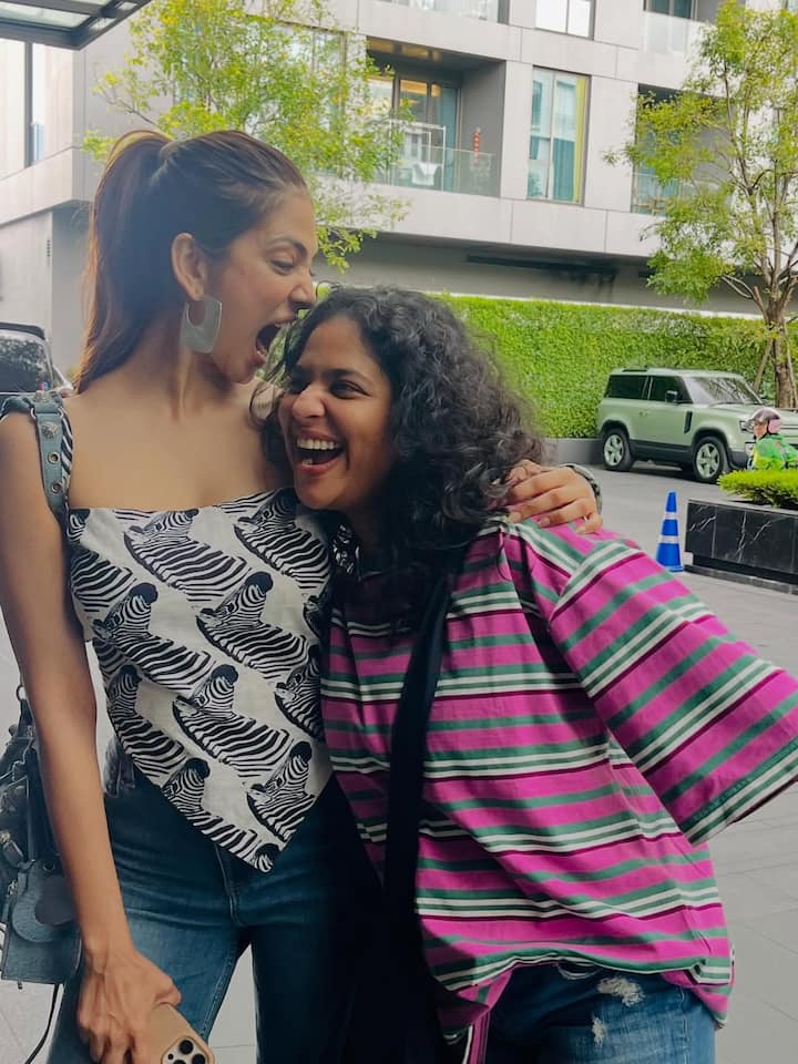 సోషల్ మీడియాలో యాక్టివ్ గా ఉండే మాళివికా మోహనన్ లేటెస్ట్ గా షేర్ చేసిన ఫొటోస్ ఇవి