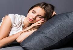 Health Tips: ગેસ એસિડિટીની સમસ્યાથી પિડાવ છો તો આ પોઝિશનમાં ઉંઘવાથી મળશે રાહત