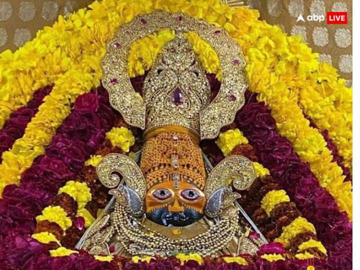 खाटू श्याम को लेकर भक्तों में इतनी आस्था है कि लोग उन्हें हारे का सहारा कहते हैं और घर में उनकी मूर्ति स्थापित करते हैं. ध्यान रखें कि बाबा श्याम की मूर्ति घर में पवित्र स्थान प रखें.