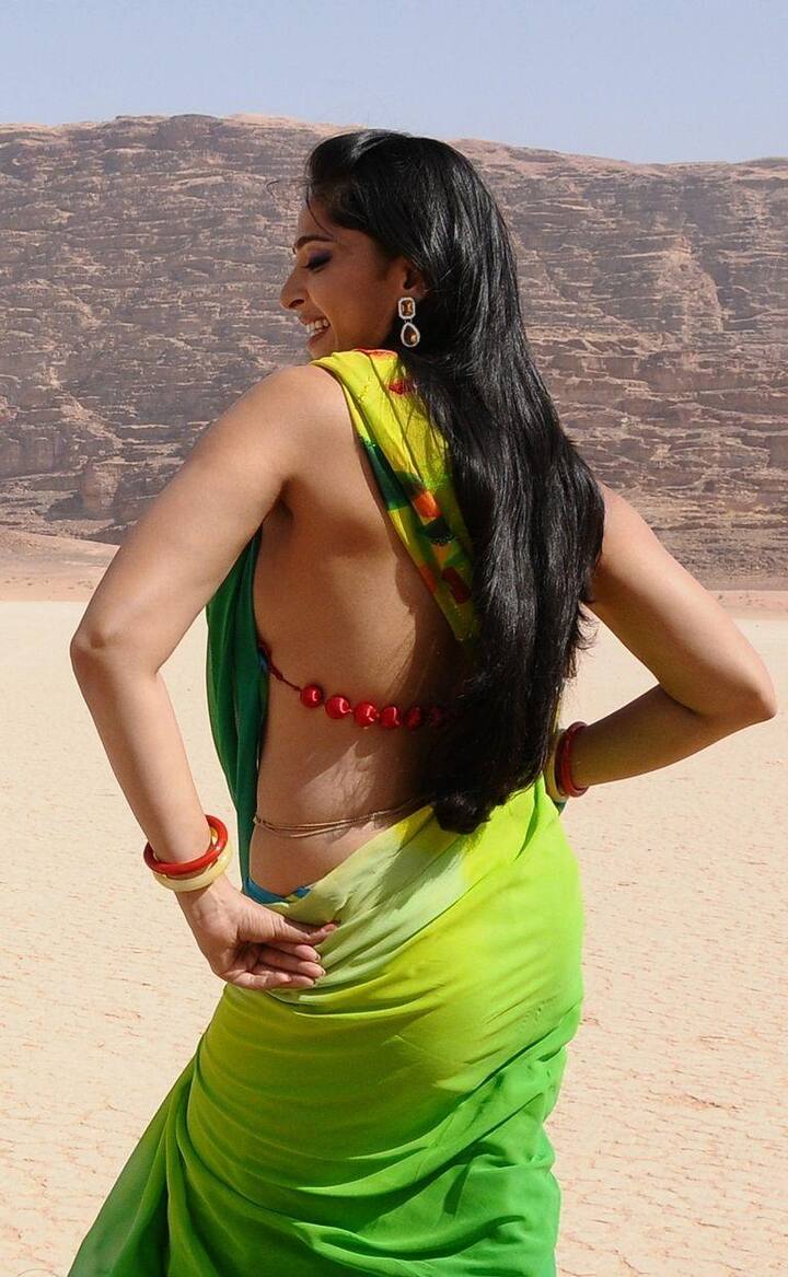 अनुष्का ने इसके बाद कभी भी पीछे मुड़कर नहीं देखा और कई शानदार फिल्मों में काम किया. एक्ट्रेस ने साबित कर दिया कि वो सुंदर ही नहीं टैलेंटेड भी हैं.