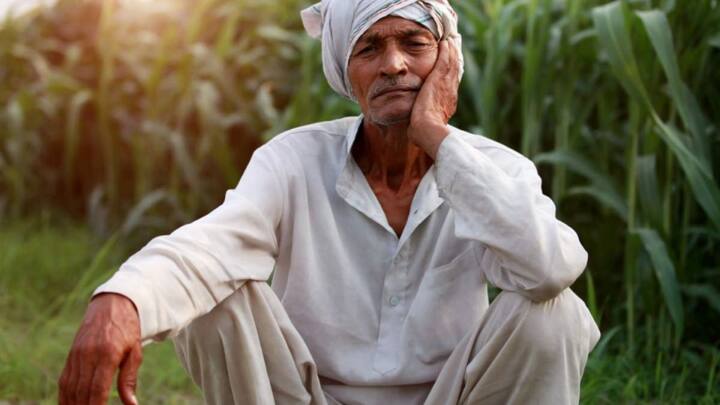 यह योजना उन किसानों के लिए है. जिनकी उम्र 60 साल या उससे अधिक हो चुकी है. और जिनके पास कमाई का कोई नियमित जरिया नहीं है. सालों खेतों में मेहनत करने के बाद प्रधानमंत्री किसान मानधन योजना के जरिए अब उन्हें हर महीने 3000 महीने की पेंशन मिल सकती है.