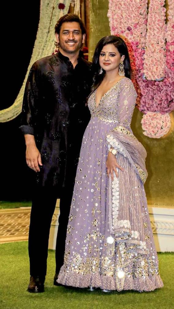 কলকাতায় প্রথম দেখা নয়, আগে থেকেই সাক্ষীকে চিনতেন ধোনি, জানুন তাঁদের প্রেমকাহিনি