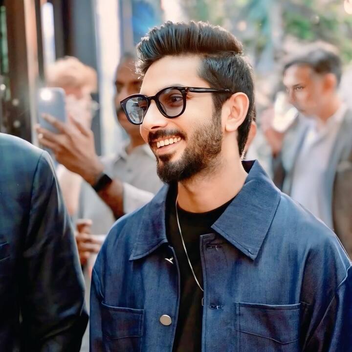 ऐसे में अनिरुद्ध सबसे ज्यादा पैसा कमाने वाले म्यूजिक डायरेक्टर बन चुके हैं. रिपोर्ट के अनुसार इनकी नेटवर्थ 50 करोड़ रुपए है.