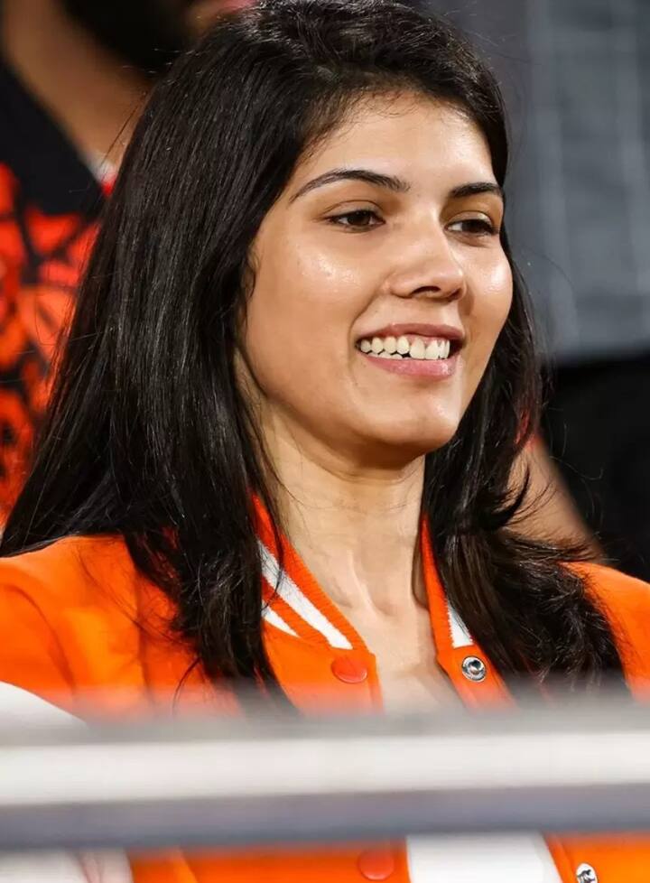 हाल ही में अनिरुद्ध का नाम सनराइजर्स हैदराबाद की ओनर काव्या मारन से जुड़ा है. सोशल मीडिया पर दोनों की शादी को लेकर खूब चर्चा हो रही है, हालांकि कोई ऑफिशियल कन्फर्मेशन नहीं आया है.