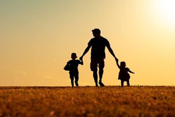 உன் அச்சின் நகல் நான்.. உன் உயிரின் துகள் நான்..