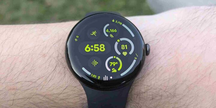 फिलहाल यह स्पष्ट नहीं है कि यह सुविधा भारत में कब तक उपलब्ध होगी. जैसे एंड्रॉयड में हुआ था, वैसे ही हो सकता है कि इसे पहले कुछ चुने हुए इलाकों में जारी किया जाए और फिर धीरे-धीरे बाकी क्षेत्रों में उपलब्ध कराया जाए. चाहे यह बड़े सॉफ़्टवेयर अपडेट के ज़रिए आए या चुपचाप बैकग्राउंड में ऐड किया जाए, इतना तय है कि यह गूगल स्मार्टवॉच का सबसे महत्वपूर्ण फीचर बन सकता है.