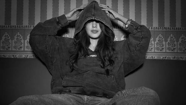 রিয়া বলেন, “শৌভক যখন জেল থেকে ছাড়া পেল, প্রথম তিন মাস নষ্ট হয়ে গিয়েছে। MBA, ভবিষ্যৎ পরিকল্পনা, সব শেষ। এত বিতর্ক, মামলা যাকে ঘিরে, তাকে কেউ নিয়োগও করতে চাইছিল না।”