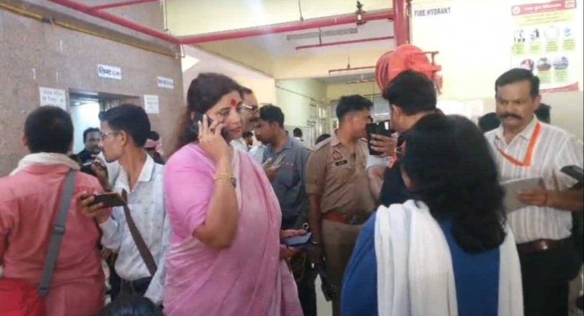 आगरा पहुंचीं राज्य महिला आयोग की अध्यक्ष बबीता चौहान, जिला महिला चिकित्सालय का किया निरीक्षण
