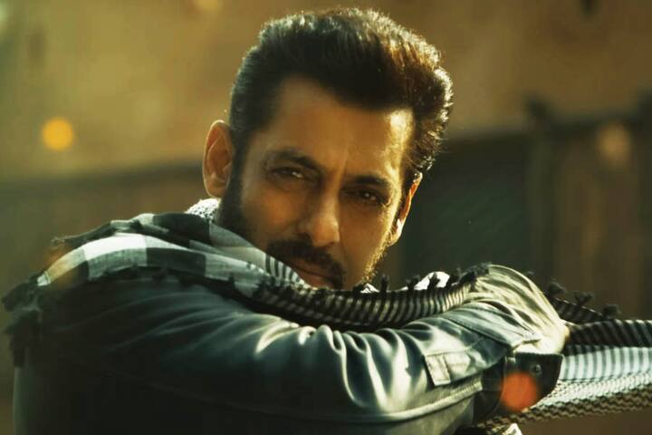 ਸਲਮਾਨ ਖਾਨ ਅਤੇ ਸੁਭਾਸ਼ ਘਈ ਫਿਲਮ 'ਯੁਵਰਾਜ' ਵਿੱਚ ਇਕੱਠੇ ਕੰਮ ਕਰ ਚੁੱਕੇ ਹਨ। ਇੱਕ ਗੱਲਬਾਤ ਦੌਰਾਨ, ਨਿਰਦੇਸ਼ਕ ਨੇ ਅਦਾਕਾਰ ਨਾਲ ਆਪਣੀ ਲੜਾਈ ਬਾਰੇ ਗੱਲ ਕੀਤੀ। ਉਸਨੇ ਦੱਸਿਆ ਕਿ ਲੜਾਈ ਤੋਂ ਅਗਲੇ ਦਿਨ, ਸਲਮਾਨ ਉਸਨੂੰ ਮਿਲਣ ਆਇਆ ਸੀ।