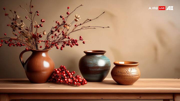 वास्तु शास्त्र के अनुसार साउथ वेस्ट में हरे रंग का कोई भी सामान चाहे वह पौधा ही क्यों न हो, बिल्कुन न रखें. पृथ्वी तत्व से जुड़ी इस दिशा में हरे रंग का सामान रखने से वास्तु दोष और फिजूल खर्च बढ़ता है.