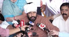 प्रहारच्या आंदोलनाचे पुण्यात पडसाद, अजित पवारांच्या कार्यक्रमात शेतकऱ्यांची घोषणाबाजी; बच्चू कडूंचा सरकारला निर्वाणीचा इशारा, म्हणाले..