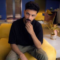 शाहरुख खान, रजनीकांत से भी ज्यादा लाइमलाइट में रहता है ये सिंगर, जिस फिल्म से जुड़ता है वो होती है सुपरहिट