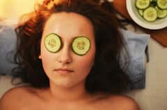 Under Eye Cream Benefits: āĻāύā§āĻĄāĻžāϰ āĻāĻ āĻā§āϰāĻŋāĻŽā§āϰ āĻŦā§āϝāĻŦāĻšāĻžāϰ āĻāϤāĻāĻž āĻāϰā§āϰāĻŋ? āĻā§āύ āĻā§āĻā§āϰ āϤāϞāĻžā§ āĻāĻ āĻŦāĻŋāĻļā§āώ āĻā§āϰāĻŋāĻŽ āĻŦā§āϝāĻŦāĻšāĻžāϰ āĻāϰāĻŦā§āύ?