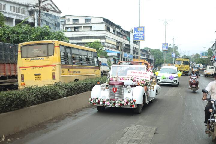 12 जून रोजी त्यांच्या मुलाचा वसईमधील विद्या विकासिनी शाळेत पहिला दिवस होता. हा दिवस आपल्या मुलासाठी आयुष्यभर लक्षात राहावा यासाठी नवीत भोईर यांनी हटके संकल्पना राबवली.