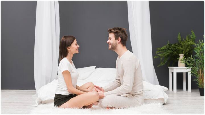 వాల్నట్స్ వంటి నట్స్, గుమ్మడి గింజలు వంటి సీడ్స్లో జింక్, మెగ్నీషియం, ఎమినో యాసిడ్స్ ఉంటాయి. ఇవి టెస్టోస్టిరాన్ పెంచడంతో పాటు ఫెర్టిలిటీ సమస్యలన్ను దూరం చేస్తాయి.