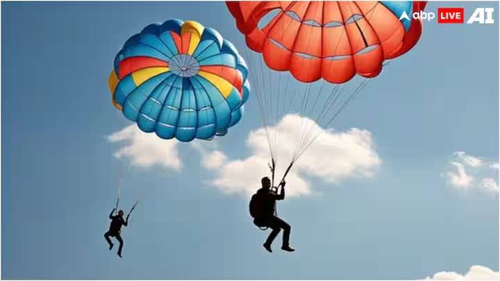 વળી, વિમાન દૂર્ઘટના પછી મુસાફરો પાસે બચવા માટે થોડી જ ક્ષણો હોય છે. આટલા ઓછા સમયમાં, મુસાફરો પેરાશૂટ પહેરી શકતા નથી અને પેરાશૂટની સામે પણ બેસી શકતા નથી.