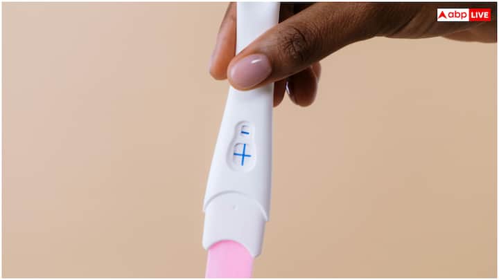 ऐसे में प्रेग्नेंसी का पता लगाने के लिए मॉडर्न होम प्रेग्नेंसी टेस्ट किट्स काफी मदद करती हैं. ये किट्स 7-12 दिन में ही hCG हार्मोन का पता लगा सकती हैं.