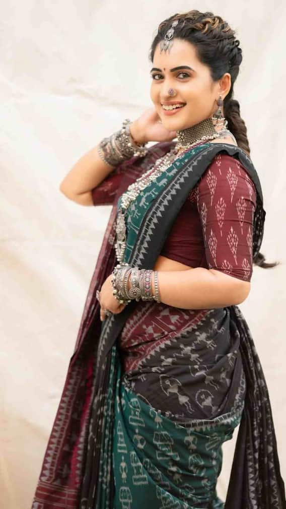 బన్నీ కాంప్లిమెంట్..ఇక భూమ్మీద ఆగగలనా అంటోన్న యాంకర్ స్రవంతి!