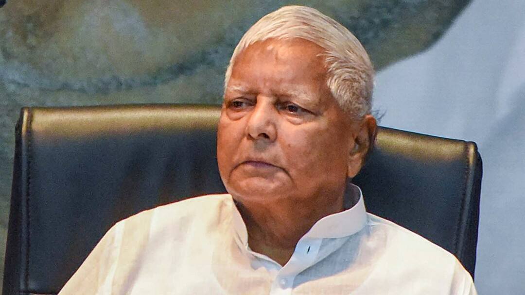 बाबा साहेब अंबेडकर के अपमान मामले में लालू यादव को नोटिस, 15 दिन के अंदर मांगा जवाब, तेजस्वी यादव क्या बोले? RJD Lalu Yadav Received Notice Accused of insulting BR Ambedkar State Scheduled Caste Commission ann बाबा साहेब अंबेडकर के अपमान मामले में लालू यादव को नोटिस, 15 दिन के अंदर मांगा जवाब, तेजस्वी यादव क्या बोले?