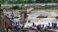 पुणे: क्यों गिरा इंद्रायणी नदी पर बना पुल? सामने आई वजह, CM फडणवीस ने किया 5 लाख मुआवजे का ऐलान