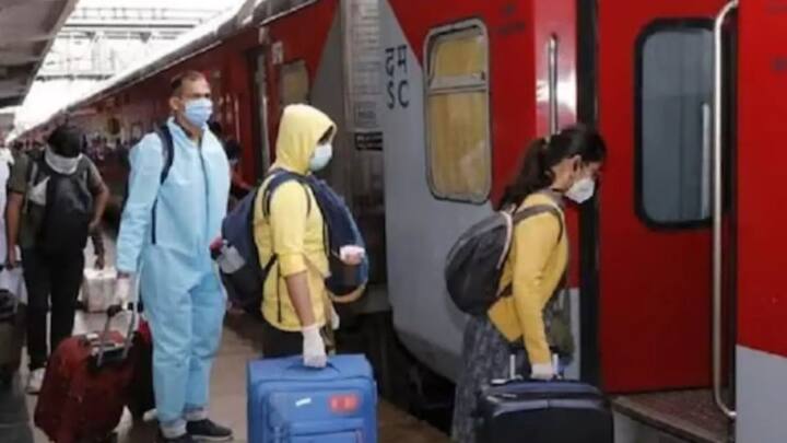 अगर आप भी ट्रेन से सफर करते हैं और कहीं जा रहे हैं. इस दौरान आपका सामान कहीं खो गया है. तो आपको घबराना नहीं है. हम आपको बताएंगे वह तरीके जिनसे आप अपने सामान खोने के बारे में कर सकते हैं शिकायत.