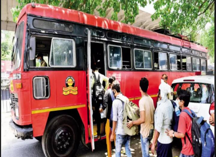 मंत्री सरनाईक म्हणाले की, नवीन शैक्षणिक वर्षाच्या पहिल्या सत्रातील शाळा 16 जुन पासून सुरू होत आहेत. घरापासून शाळेपर्यंत जाण्यासाठी शासनाने विद्यार्थ्यांना एसटीच्या माध्यमातून 66.66% इतकी सवलत दिली आहे, म्हणजे केवळ 33.33% रक्कम भरून विद्यार्थ्यांना मासिक पास काढता येतो.