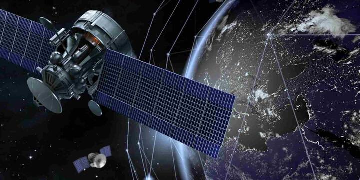 दूसरी ओर, Starlink की सैटेलाइट इंटरनेट स्पीड 25 Mbps से लेकर 220 Mbps तक होती है. स्पीड के हिसाब से आपको ज्यादा चार्ज देना पड़ता है. इसका मतलब यह है कि सैटेलाइट इंटरनेट, ब्रॉडबैंड के मुकाबले अभी भी कम स्पीड देता है और महंगा भी पड़ सकता है.