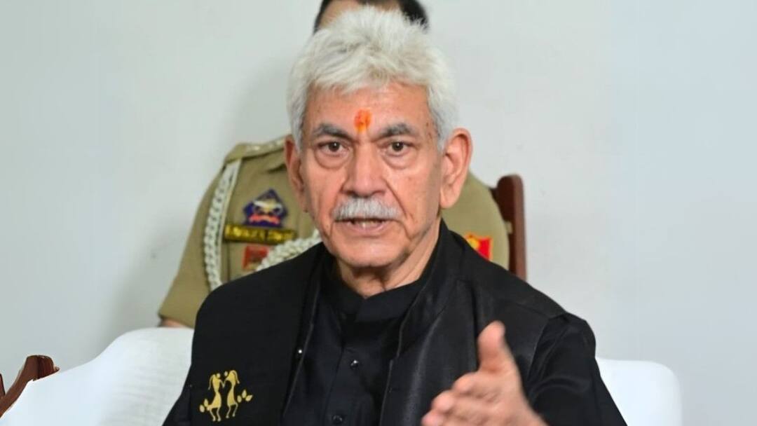 Jammu Kashmir LG Manoj sinha announced Kashmir Valley tourist spots will reopen for tourists after Pahalgam Terror Attack ann पहलगाम हमले के बाद पहली बार इन स्थलों पर फिर से मिलेगी एंट्री, उपराज्यपाल ने किया बड़ा ऐलान