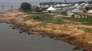 पाण्यावरून वाद पेटला, अंदाधुंद गोळीबारात 100 जणांचा बळी, शेकडो जखमी, अनेक बेपत्ता; अनेक कुटुंबांना घरात कोंडून जिवंत जाळले