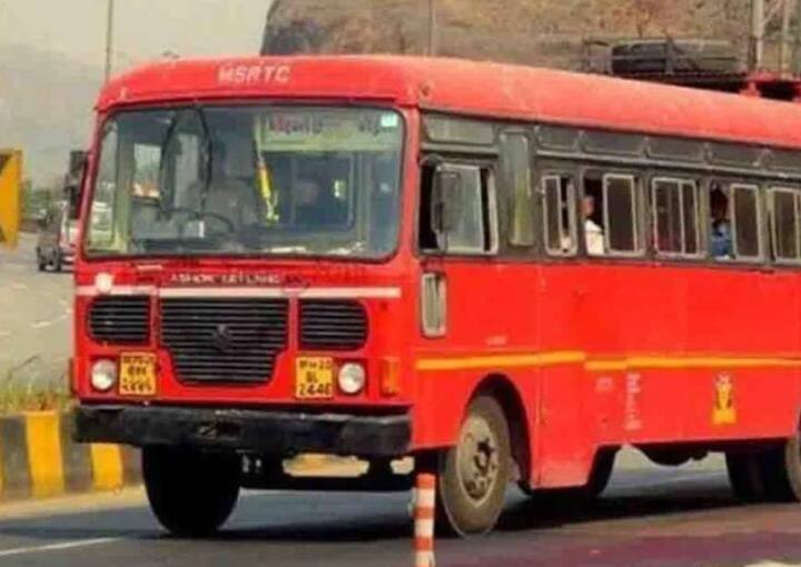 यासाठी विद्यार्थी विद्यार्थिनींना एसटीच्या पास केंद्रावर जाऊन रांगेत उभा राहून पास घ्यावे लागत होते. किंवा गटागटाने आगारात जाऊन आगार व्यवस्थापन कडून पास घेतले जात असत.