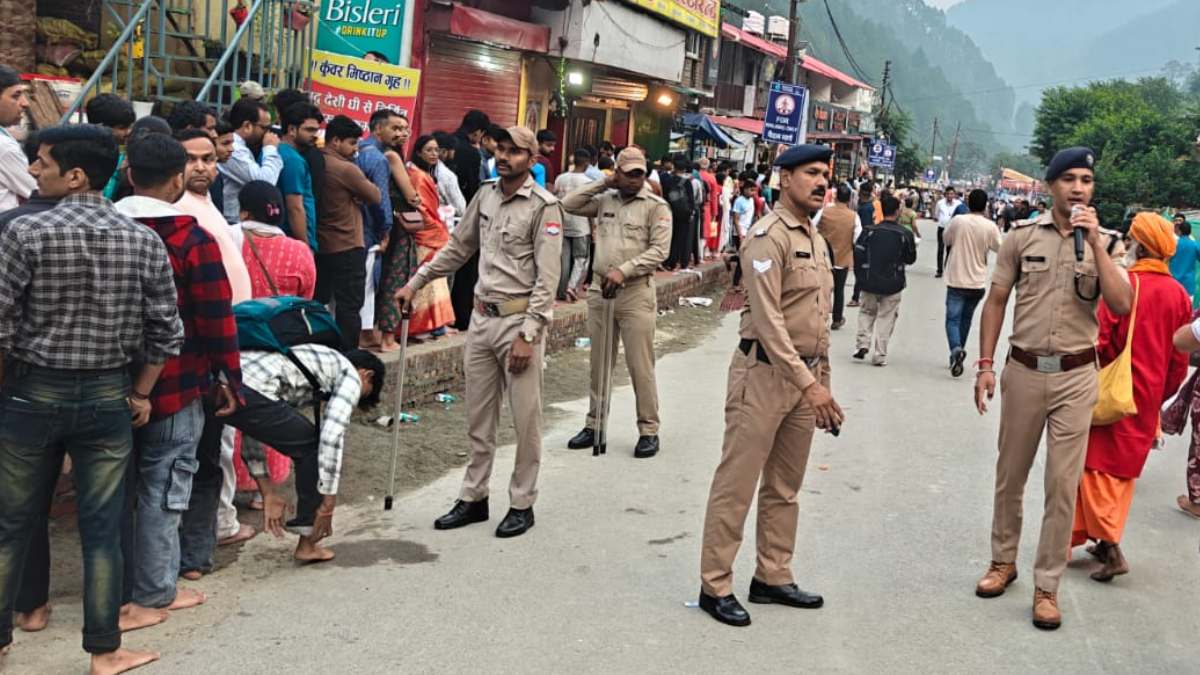 कैंची धाम मंदिर के 61वें स्थापना दिवस की धूम, उमड़ा श्रद्धालुओं का हुजूम, सुरक्षा चाक-चौबंद