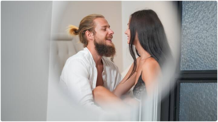 ఇవే కాకుండా అవకాడోలు, ఫ్యాటీ ఫిష్, ఆకుకూరలు, తేనే, గుడ్లు కూడా డైట్లో తీసుకుంటే లైంగిక ఆరోగ్యం మెరుగయ్యే అవకాశం ఉంది. అలాగే హెల్తీ లైఫ్స్టైల్ కూడా ముఖ్యమని గుర్తించుకోవాలి.