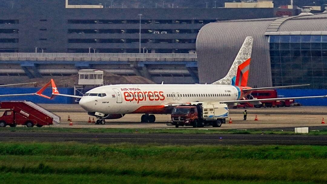 Tech Glitch Grounds Air India Express Plane At Hindon Airport Flight To Kolkata Stuck On Runway For An Hour Tech Glitch Grounds Air India Express Plane At Hindon Airport, Flight To Kolkata Stuck On Runway For An Hour